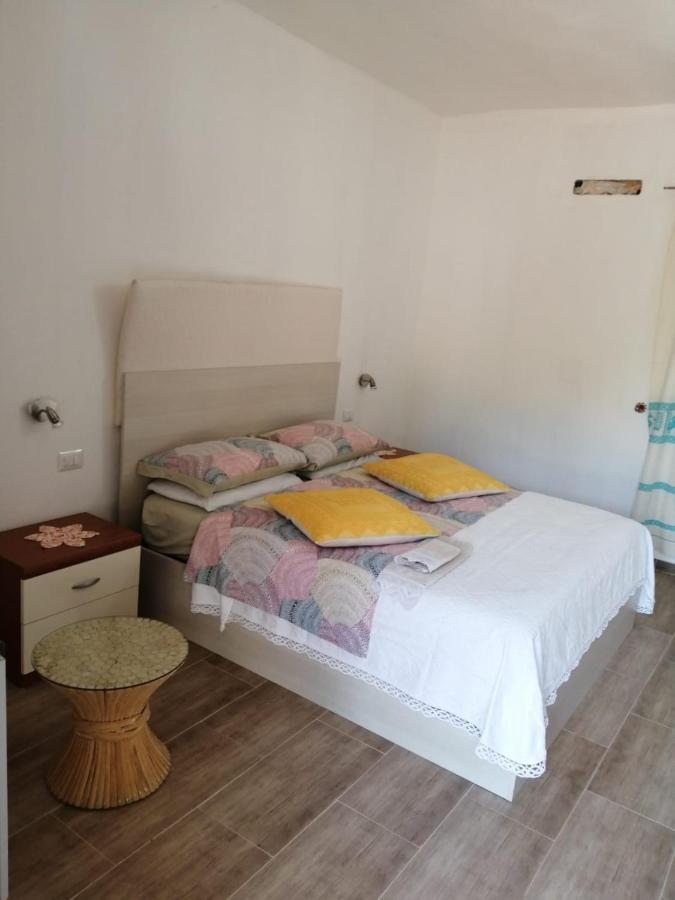 לינה וארוחת בוקר Padru Elia'S House מראה חיצוני תמונה